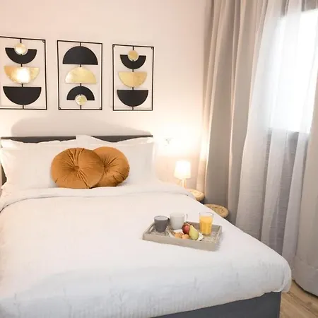 Zen Beachfront Apartment *